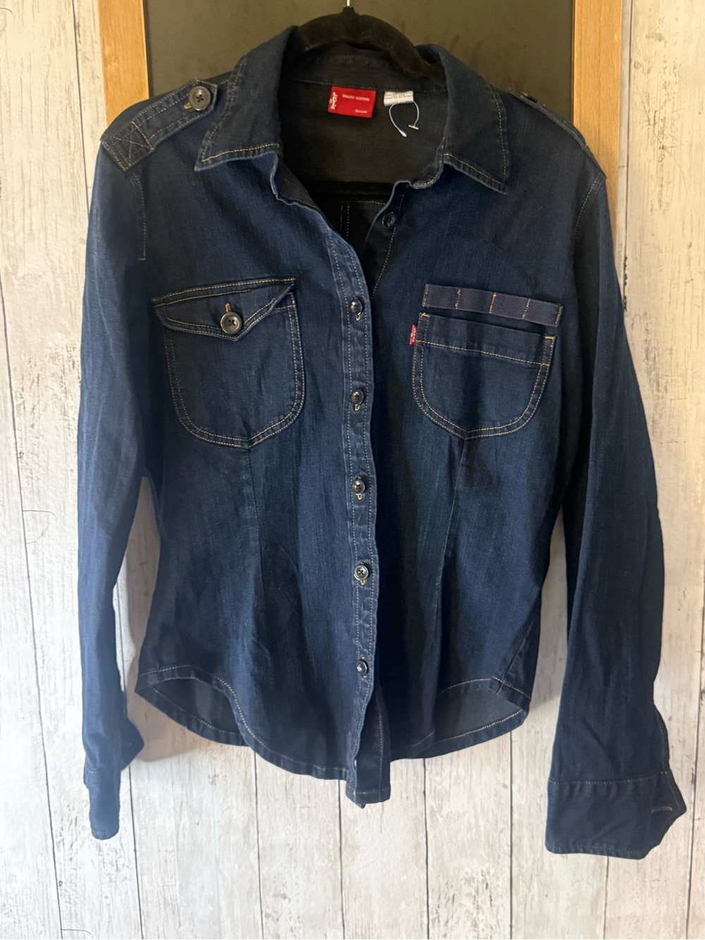 Women’s Levi’s large Dark Denim button down tailored shirt Oxford with patch